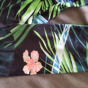 BLUEFISH Sport Tropical Capri Leggings Small (fits like XS)